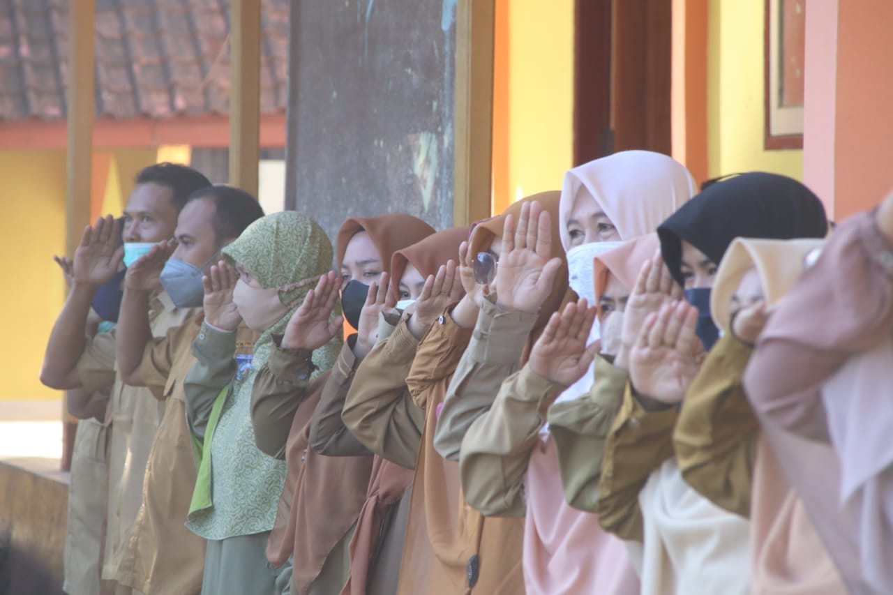 Upacara Bendera Perdana Tahun Pelajaran 2021/2022